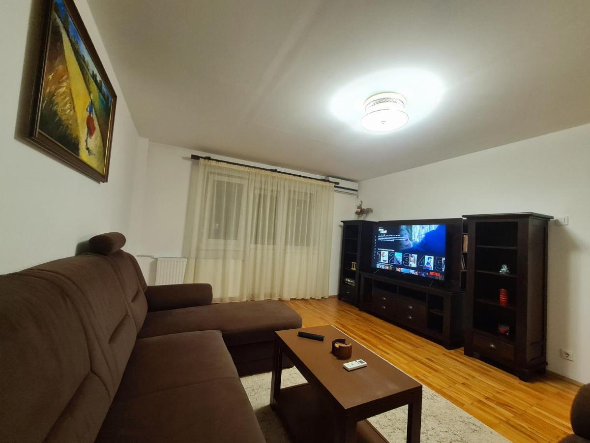 Clasic Apartment Nufarul Oradea Buitenkant foto