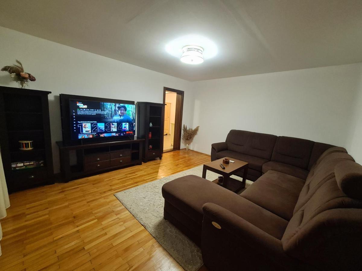 Clasic Apartment Nufarul Oradea Buitenkant foto