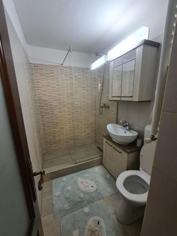 Clasic Apartment Nufarul Oradea Buitenkant foto