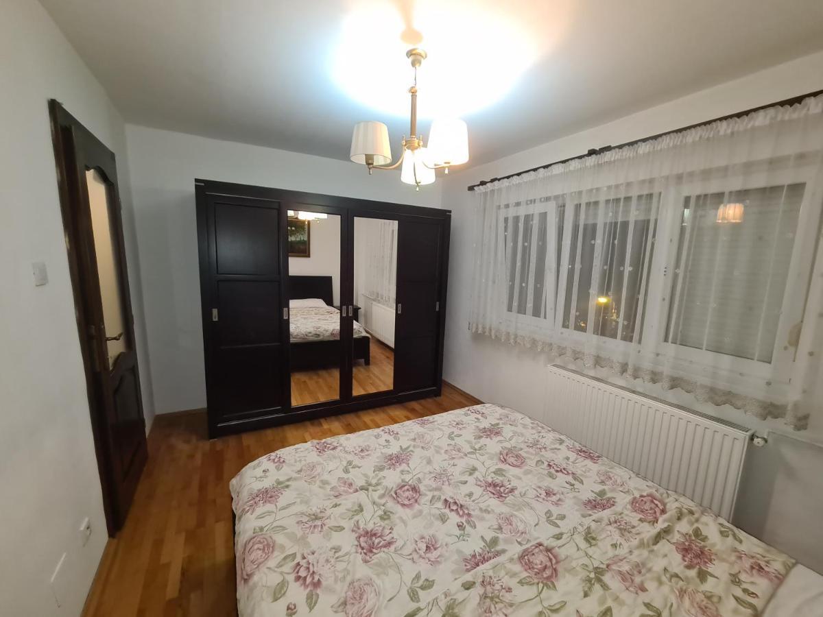 Clasic Apartment Nufarul Oradea Buitenkant foto