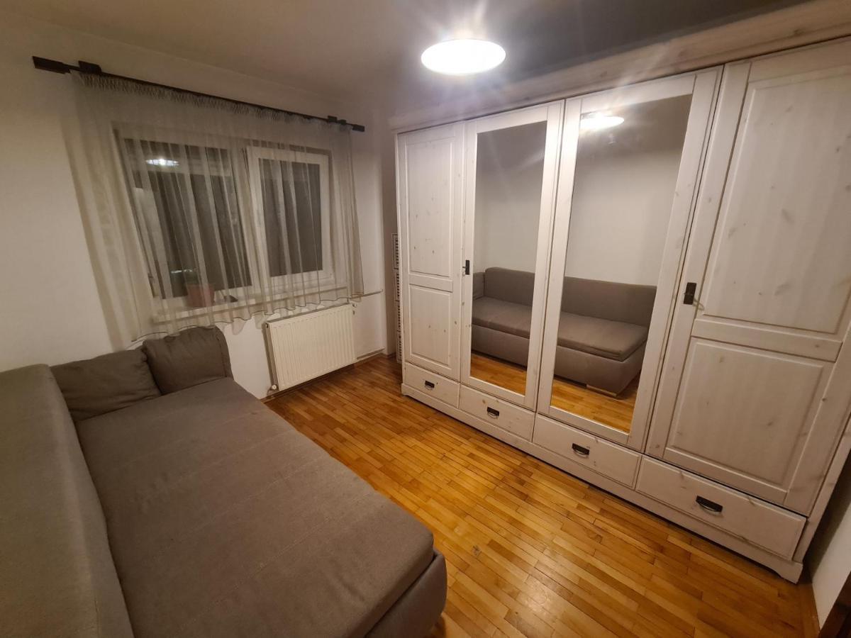Clasic Apartment Nufarul Oradea Buitenkant foto