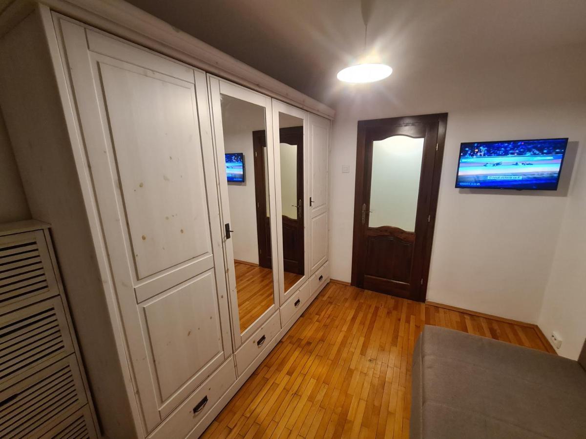 Clasic Apartment Nufarul Oradea Buitenkant foto