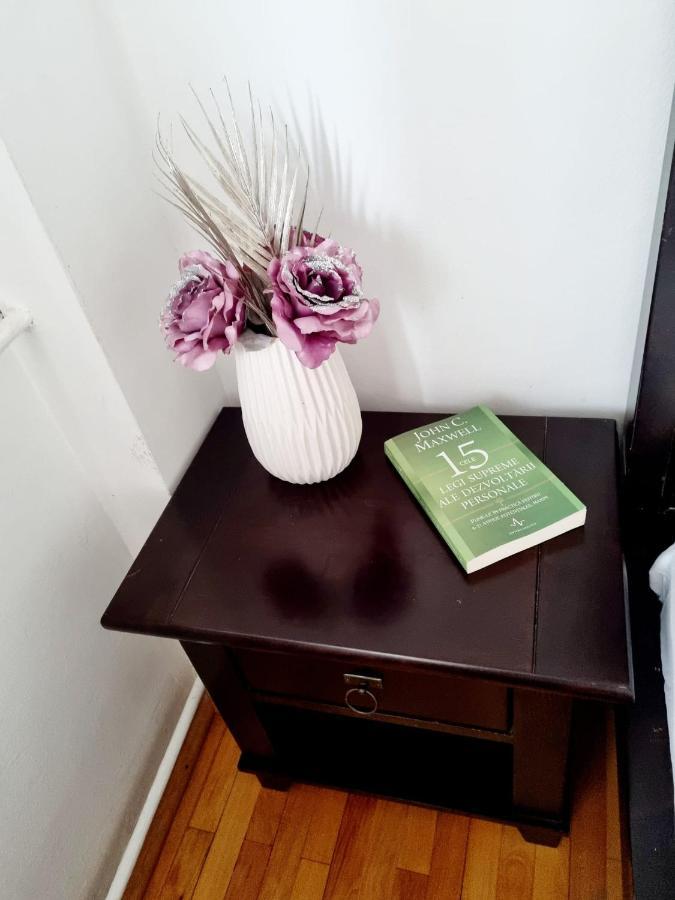Clasic Apartment Nufarul Oradea Buitenkant foto